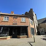 Lighthouse - Part Of The The Bay Village With Pool, Gym And Direct Access, Pub, Restaurant, Tennis And Meadows Walks Filey