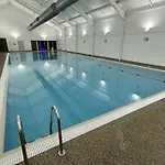 Lighthouse - Part Of The The Bay Village With Pool, Gym And Direct Access, Pub, Restaurant, Tennis And Meadows Walks Dom wakacyjny