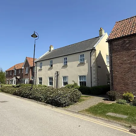 Lighthouse - Part Of The The Bay Village With Pool, Gym And Direct Access, Pub, Restaurant, Tennis And Meadows Walks