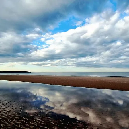 Lighthouse - Part Of The The Bay Village With Pool, Gym And Direct Access, Pub, Restaurant, Tennis And Meadows Walks بيت للعطل Filey