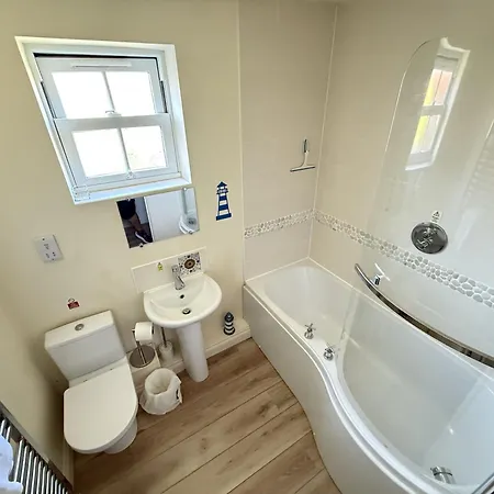 بيت للعطل Lighthouse - Part Of The The Bay Village With Pool, Gym And Direct Access, Pub, Restaurant, Tennis And Meadows Walks Filey