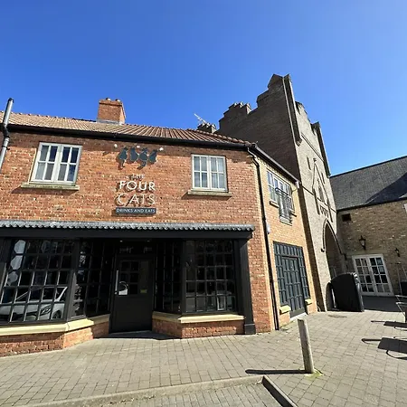 Lighthouse - Part Of The The Bay Village With Pool, Gym And Direct Access, Pub, Restaurant, Tennis And Meadows Walks Filey