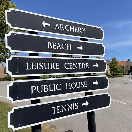Lighthouse - Part Of The The Bay Village With Pool, Gym And Direct Access, Pub, Restaurant, Tennis And Meadows Walks Holiday home *