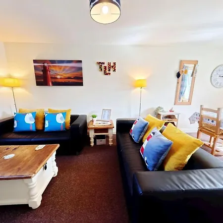 Lighthouse - Part Of The The Bay Village With Pool, Gym And Direct Access, Pub, Restaurant, Tennis And Meadows Walks Holiday home *