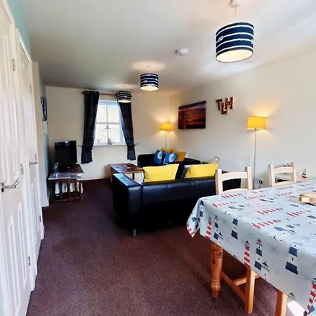 Lighthouse - Part Of The The Bay Village With Pool, Gym And Direct Access, Pub, Restaurant, Tennis And Meadows Walks Holiday home *