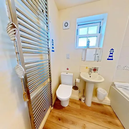 Lighthouse - Part Of The The Bay Village With Pool, Gym And Direct Access, Pub, Restaurant, Tennis And Meadows Walks Holiday home