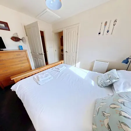 Lighthouse - Part Of The The Bay Village With Pool, Gym And Direct Access, Pub, Restaurant, Tennis And Meadows Walks Holiday home