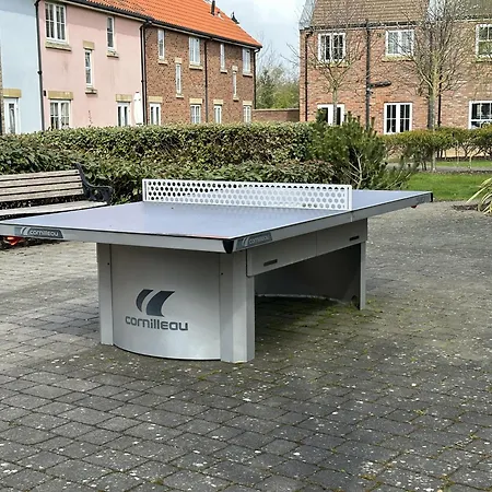 Lighthouse - Part Of The The Bay Village With Pool, Gym And Direct Access, Pub, Restaurant, Tennis And Meadows Walks Filey