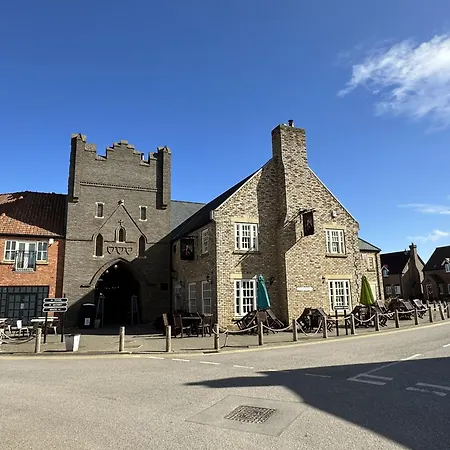 Ferienhaus Lighthouse - Part Of The The Bay Village With Pool, Gym And Direct Access, Pub, Restaurant, Tennis And Meadows Walks *