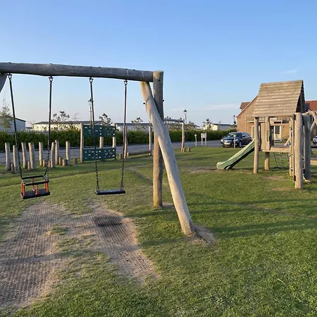 Lighthouse - Part Of The The Bay Village With Pool, Gym And Direct Access, Pub, Restaurant, Tennis And Meadows Walks Filey