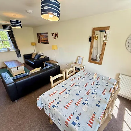 Ferienhaus Lighthouse - Part Of The The Bay Village With Pool, Gym And Direct Access, Pub, Restaurant, Tennis And Meadows Walks Filey